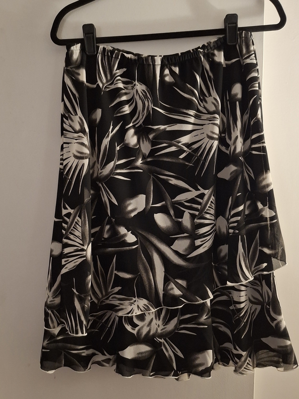 R&M Richards Women's Black and White Tiered Ruffle Skirt